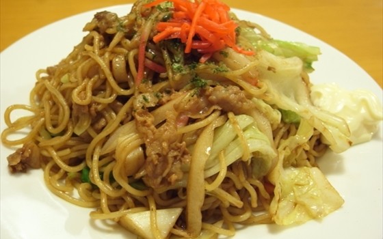 気分転換に、定番の焼きそばを塩味で作ってみよう