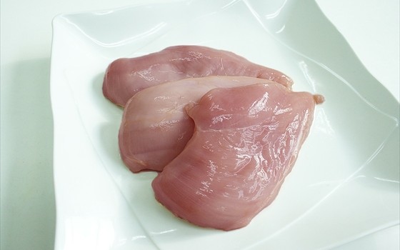 美容にも効果アリ！？鶏むね肉で食費を節約