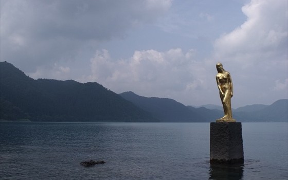 日本一の深さの田沢湖と周辺の絶景スポット