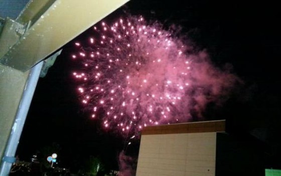 水平線の花火と音楽
