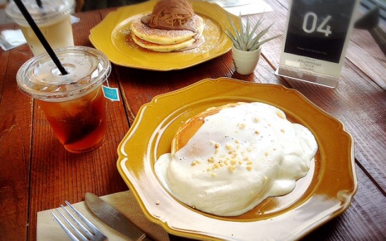 山の上にあるカフェ　‘ASUWAYAMA DECK’