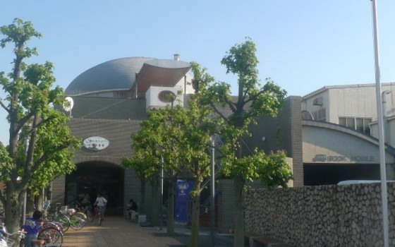 東大阪市立花園図書館について