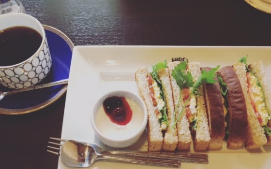 休日はモーニングから～